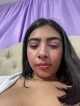Chat XXX en directo de cherry_skinnyy_