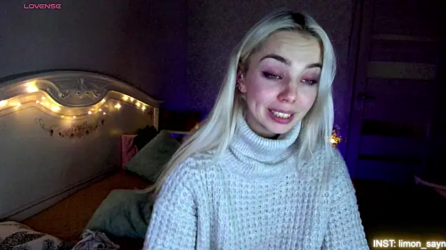 LillyMoure_ Chat XXX in diretta