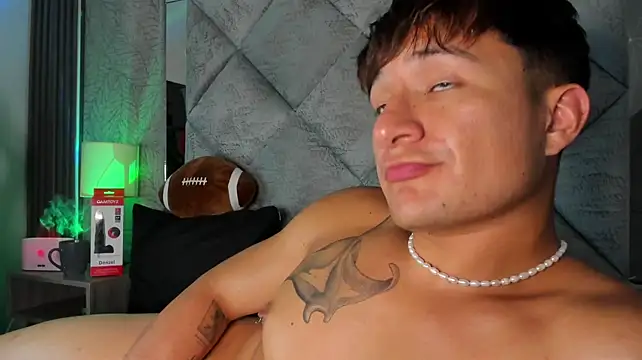 Онлайн чат XXX Hassbyd