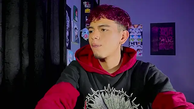 Chat +18 de MikeyKuro ao vivo