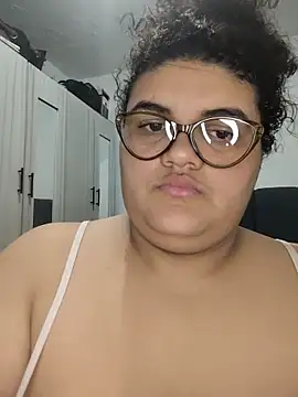 Živý XXX chat Alaia99