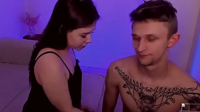 XXX chat uživo modela HateEmotions