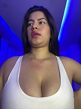 Chat XXX ao vivo de Saanvi21