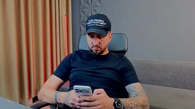 LoganStroud 라이브 XXX 채팅