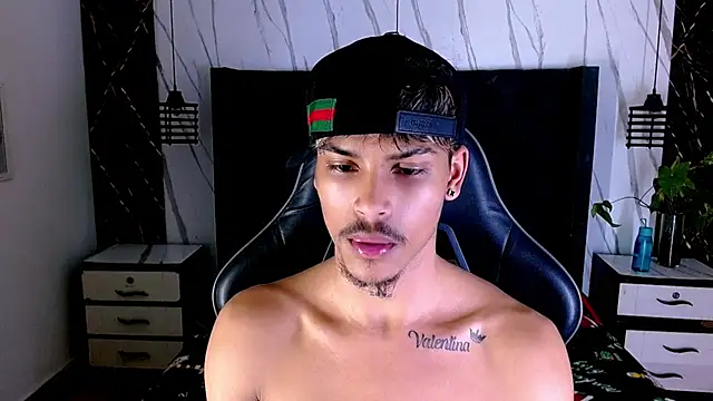 XXX chat uživo modela Angel_foxc13