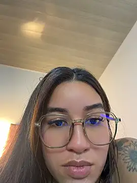 Little_Gaby_ Adlı Modelin Canlı XXX Sohbeti