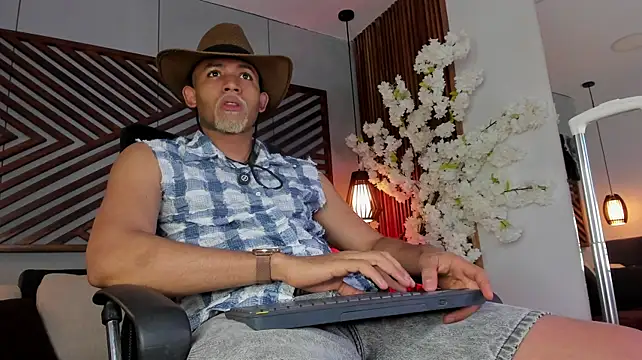 B_Wild Live XXX Chat