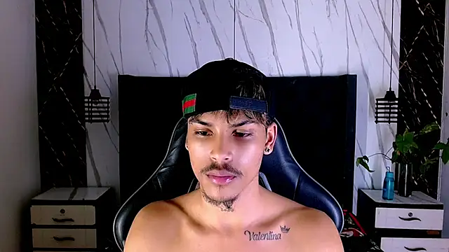 צ'אט XXX בשידור חי של Angel_foxc13