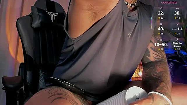 XXX chat uživo modela TigerStripes1_