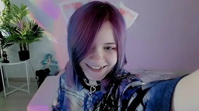 HikkacatのライブXXXチャット