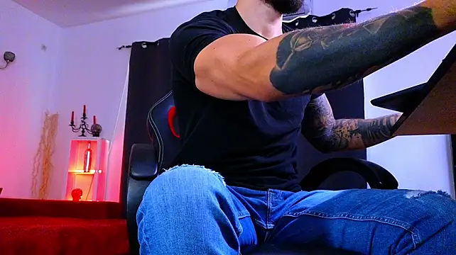 MightyAaron66 Live XXX-chat