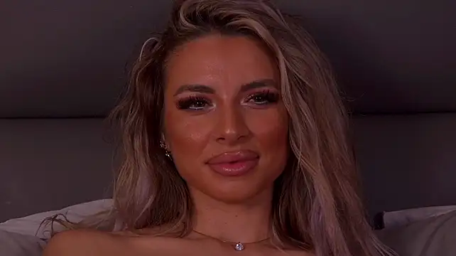 Selena_Blun Live XXX chat