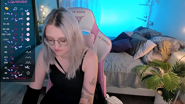 LunarGlow Chat XXX in diretta