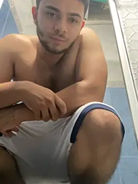 XXX chat uživo modela TylerWest_
