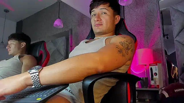 XXX chat uživo modela Hassbyd