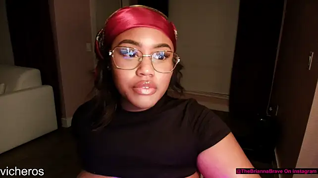 צ'אט XXX בשידור חי של BriannaBrave