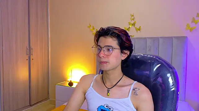 Derek_Sinn Live XXX-Chat