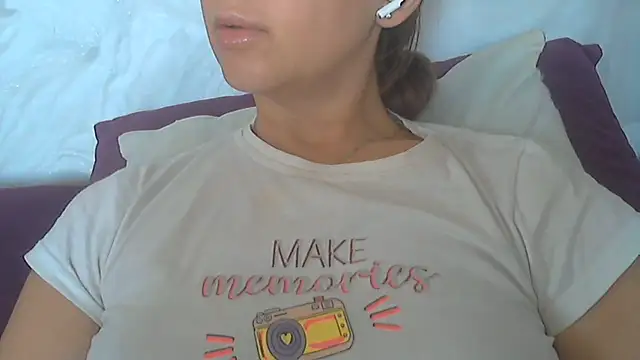 Bella--White Chat XXX in diretta