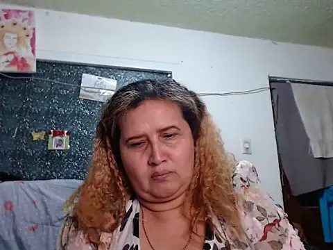 Perla1981-- Live XXX-chat