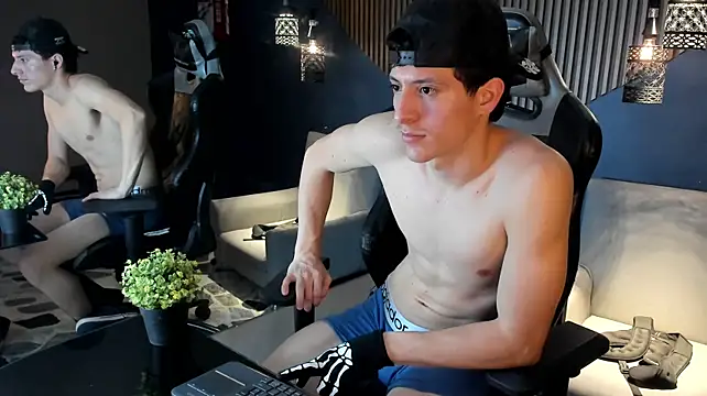 Chat XXX ao vivo de TheGhostforeeonss