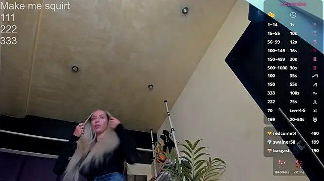 spicyxmilf's Live XXX Chat