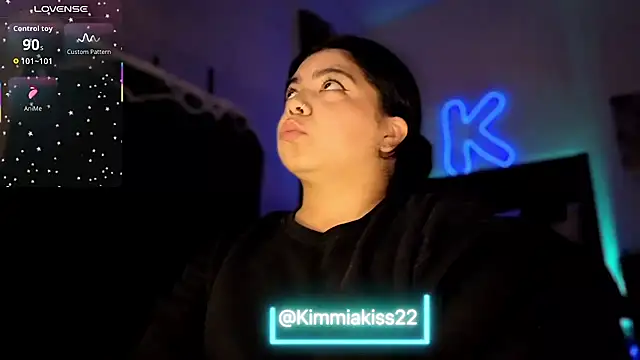 kimmiakiss22's Live XXX Chat