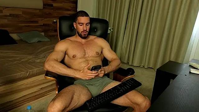 Chat +18 de IvanHydee ao vivo