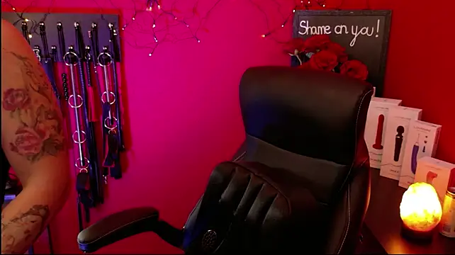Czat XXX na żywo – _MissJaneWarren_