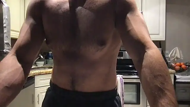 BigGuyMuscle élő XXX-chatje