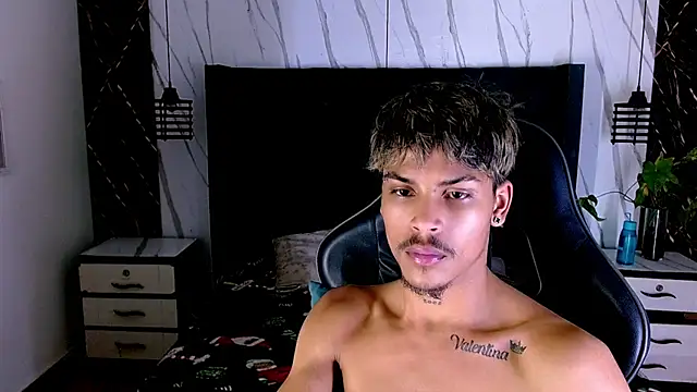 Angel_foxc13 XXX чат на живо
