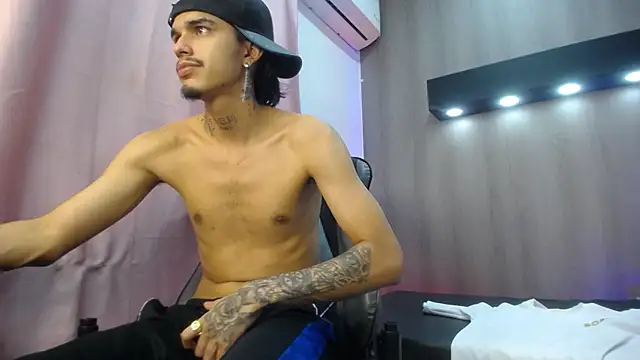 Tayson_Hot Chat XXX in diretta