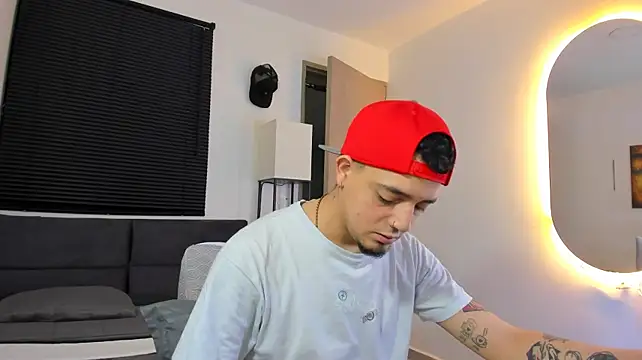 Chat +18 de alejandro_calderon1 ao vivo