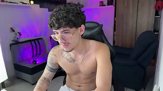 XXX chat uživo modela Kisan_Smith