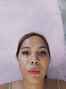 yolly_fox's Live XXX Chat