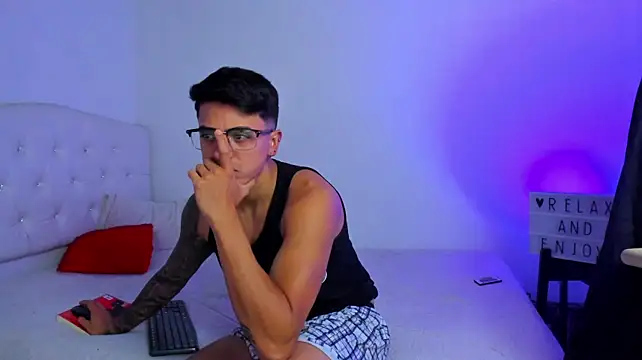 Caramelo_Bryan live XXX chat