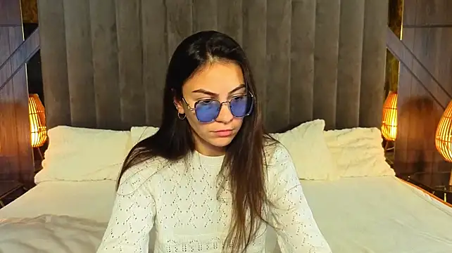 Chat +18 de BelllaMiller ao vivo