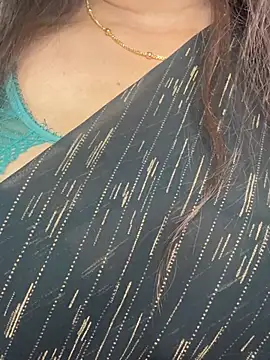 Anjali-Queen Adlı Modelin Canlı XXX Sohbeti