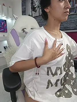 ViolettaKs Chat XXX in diretta