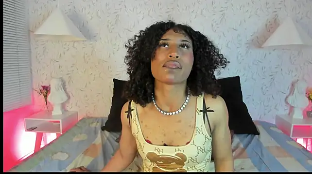 Maxine_Brm Chat XXX in diretta