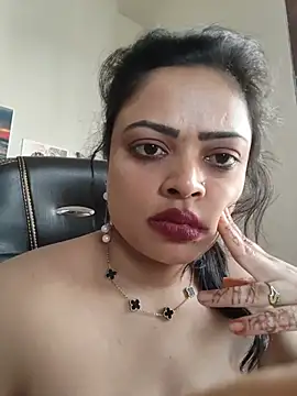 Pinky-2's Live XXX Chat