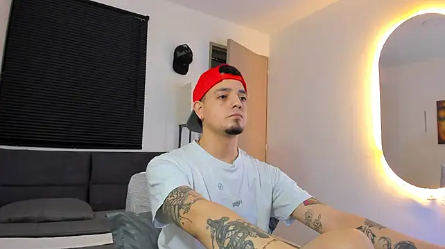 alejandro_calderon1 élő XXX-chatje