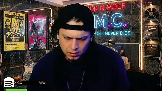 chino_roz Show Webcam