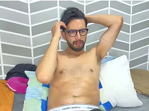 thomass1018 Show Webcam