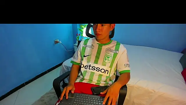 Show modela alex3 na web-kameri
