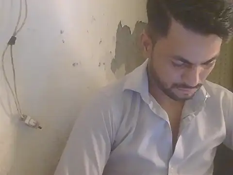 Stubborndesiboy Chat XXX in diretta