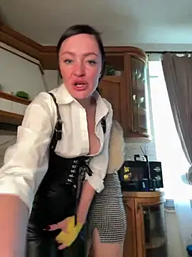 CherryBombs-'s Live XXX Chat