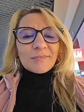 Chat XXX en directo de KaylinJan