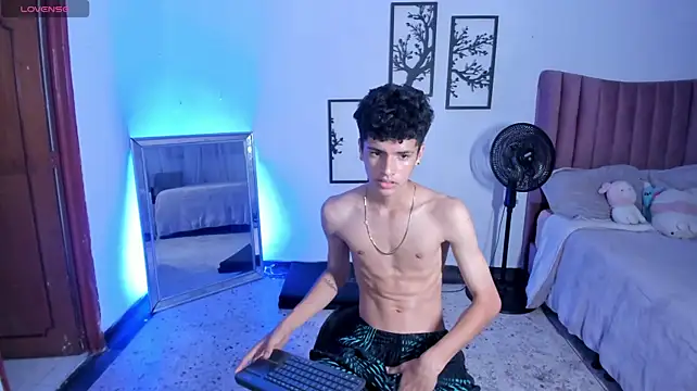 JuniorPrinceMorris Adlı Modelin Canlı XXX Sohbeti