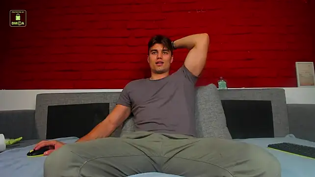 Kyle_Baker Live XXX-Chat