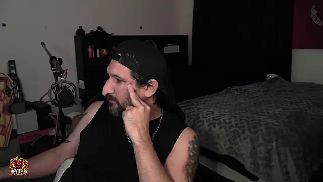Онлайн чат XXX DevilPup75_